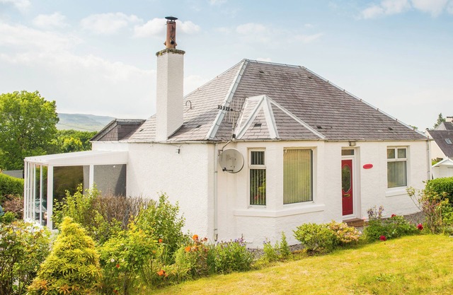 Luxury Super Central Cottage With a Hot Tub/ Gym