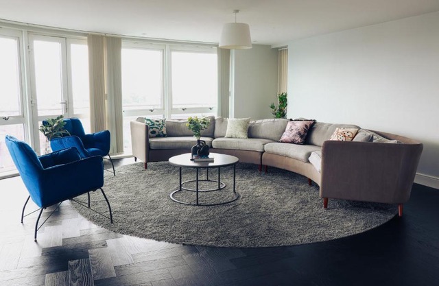 Luxury Three-Bedroom Penthouse- By Resify