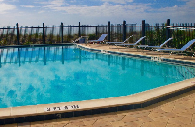 Direct Beach / Oceanfront Gulf / Couchers de soleil! Animaux gratuits, piscine, voiturette de golf, kayak, SUP et vélos!
