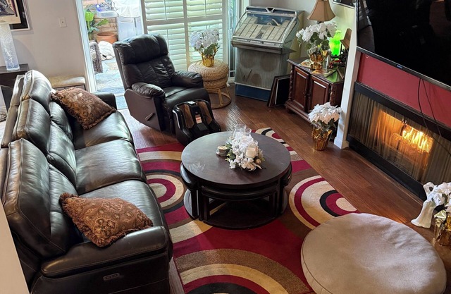 LUXURY TOWNHOUSE Marina Del Rey, Ca, walk to beach or 7 min to LAX