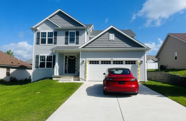 Luxury Vacation Smart Home w/ Hot-tub, Home Theatre & XBOX