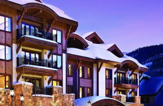 Luxury Vail Village Hotel 1 BR/1 BTH, Living Room, Sofa Bed, Kitchen, March16-20