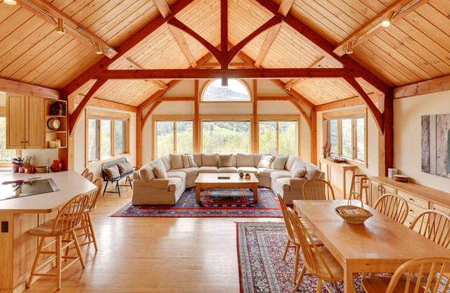 Luxury Vermont Vacation Rental: Private Hot Tub!