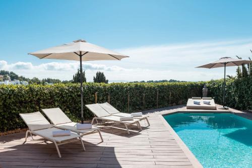 Luxury Villa With Pool And Seaview