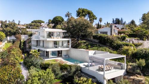 Luxury Villa Alma Pool, Garden & Parking