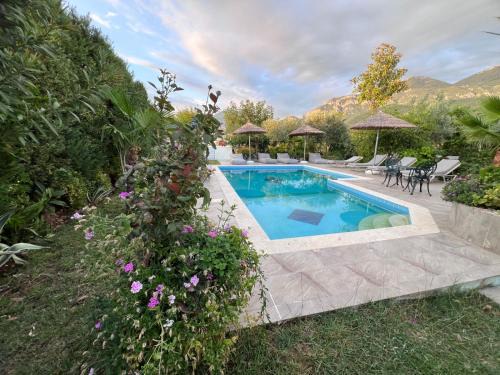 Luxury Villa - Dar Al Shams 01