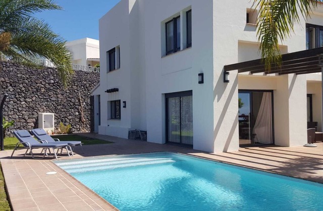 Villa de luxe dans un endroit fantastique avec piscine