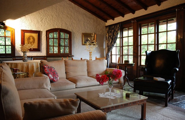 Villa de luxe en pinède avec vue sur la mer