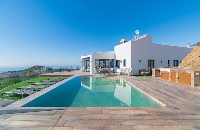 Villa de luxe au cœur de la Costa Tropical avec piscine à débordement