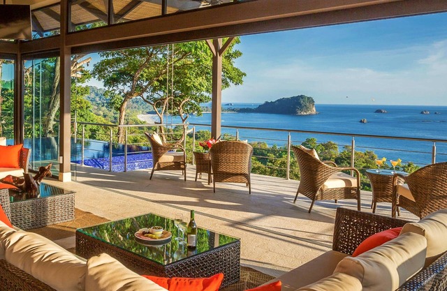 MEILLEURES VUES SUR L'OCEAN à Manuel Antonio, parfait pour les vacances en famille et le yoga