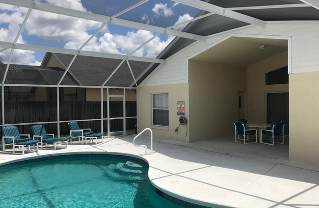 Villa de luxe près de Disney et Universal avec piscine privée, Wifi gratuit, salle de jeux.