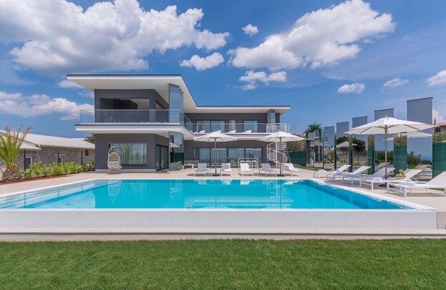 Luxury Villa Nimai Luce with private pool, air conditioning, WIFI, private parking, sea view in Istria