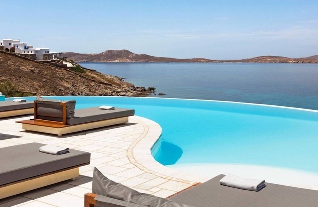 luxury villa rental for 18 on Mykonos