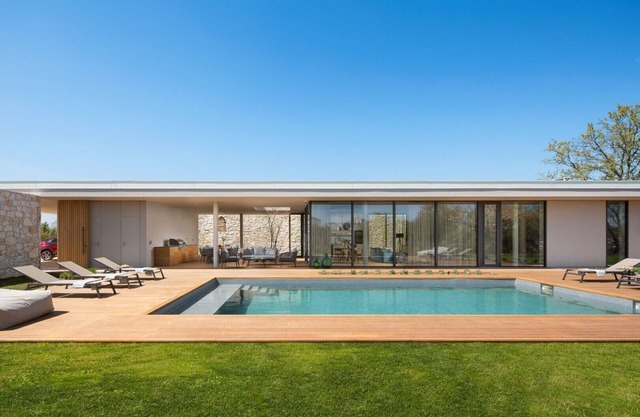 Luxury villa Serenity Pula with heated pool and sauna
