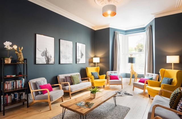 Luxury Villa sleeps 14 by the sea in Teignmouth - cinema room, hot tub