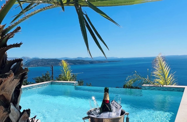 Villa Bay View avec vue imprenable sur la mer sur la côte est de Corfou