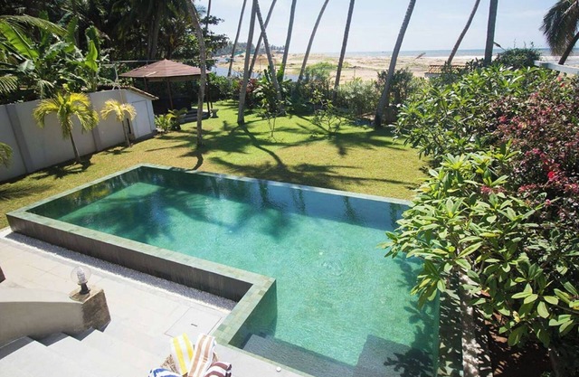 Luxury villa au bord de mer vue spectaculaire sur l'océan piscine privée
