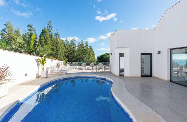 Villa de luxe avec piscine privée, avec vue sur la mer, Wi-Fi et climatisation