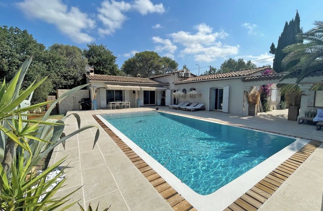 Villa de luxe avec clim & piscine, près de la mer