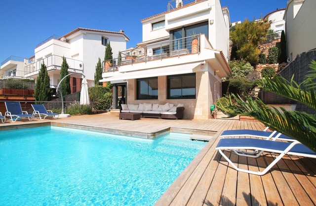 Luxury villa with amazing sea view