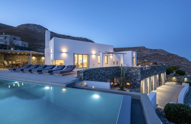 Villa de luxe avec piscine et vue mer..!
