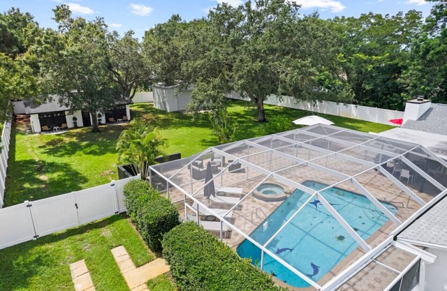 Luxury Villa with Heated Saltwater Pool & Spa, Mini Golf, BBQ, 5 Mins to Beach
