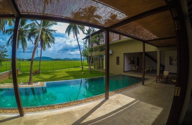Villa de luxe avec piscine extérieure - BNB (10P)