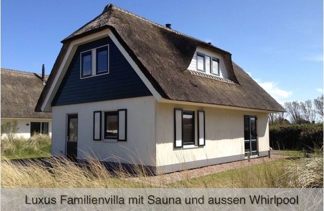 Luxury villa with family sauna and Wi-Fi very near to the beach (500 m)