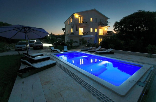 Villa de luxe avec piscine privée chauffée et vue mer 2