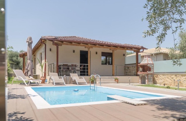 LUXURY VILLAS ELENI STEFI