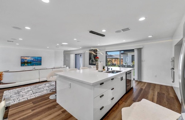 *Luxury Villas in Huntington Beach - Ultimate SoCal Getaway!