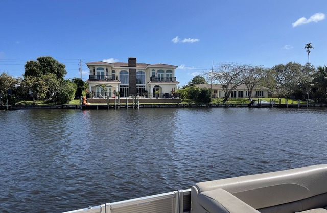 Bord de l'eau de luxe Palm Beach Private DOCK BATEAU / PISCINE / HOT TUB 5BD / 5BTH