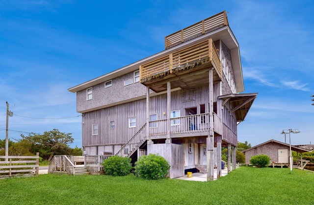 Luxury Waterfront Living in Frisco's Coastal Paradise w/ Rooftop Deck