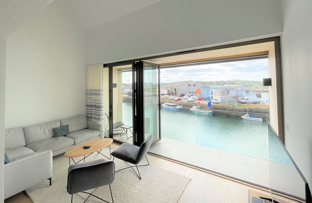 Luxury Waterfront Townhouse