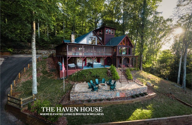 Luxury Wellness Retreat w/Gym, Sauna, Cold Plunge, Yoga Treehouse & Hot Tub