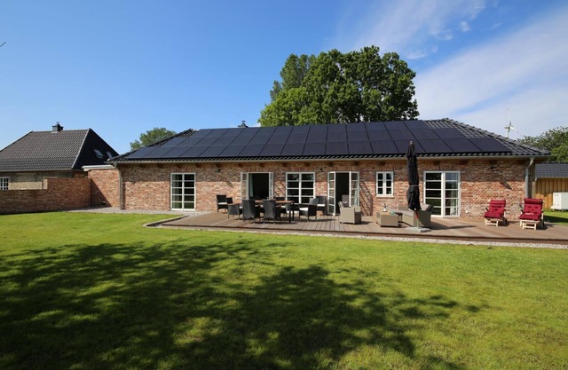 Luxus-ökohaus mit Kamin, Sauna, Eingezäuntem Garten