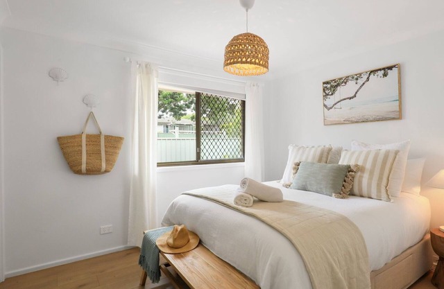 Luzari Shoal Bay- Experience coastal elegance at Luzari Shoal Bay, a beautifully styled Hamptons-ins