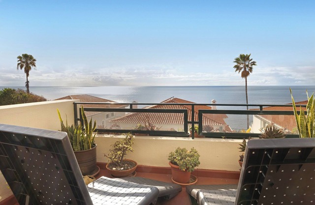 Appartement Luzias avec vue sur la mer, Wi-Fi et balcon.