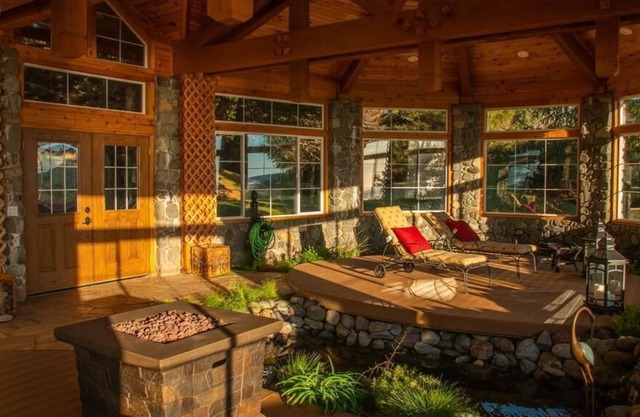 Mv28: Gold Beach Oceanfront Estate