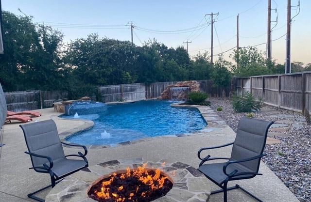 Lxry 5 BR Huge Heated Pool/Spa/Fire Pit/Game Room near Seaworld/Six Flags (Al.)