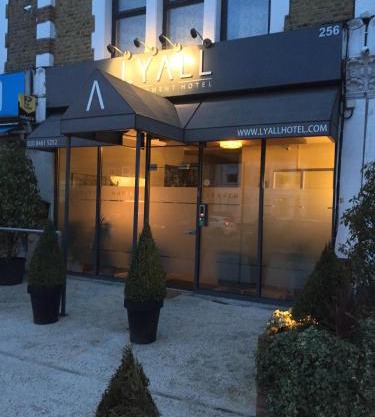 Lyall Apartment Hotel