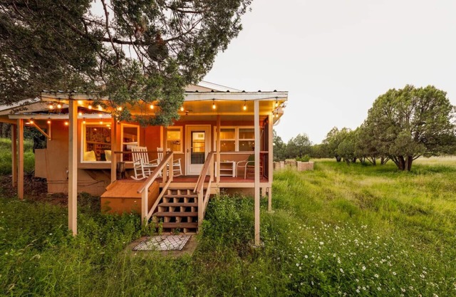Lyle Canyon | Sleeps 8 | Country Quiet | Solitude