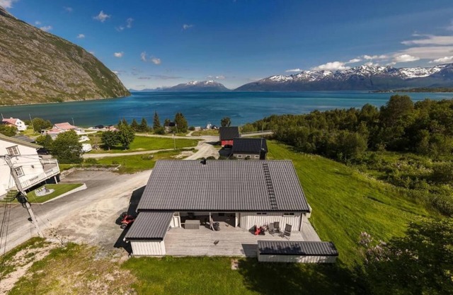 Lyngen Aurora House