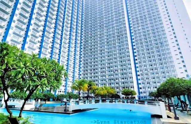 Lynzstaycation Makati