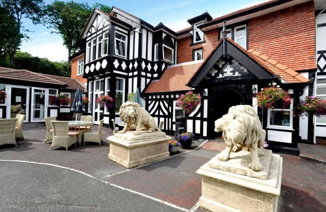 Lyons Woodlands Hall Hotel