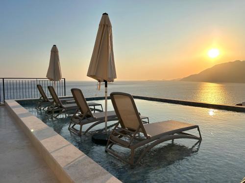 Lyxos Hotel