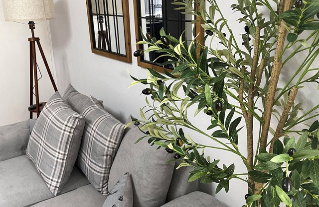 M65 House entire 2 bed house, sleeps 4, discounted and fully equipped.