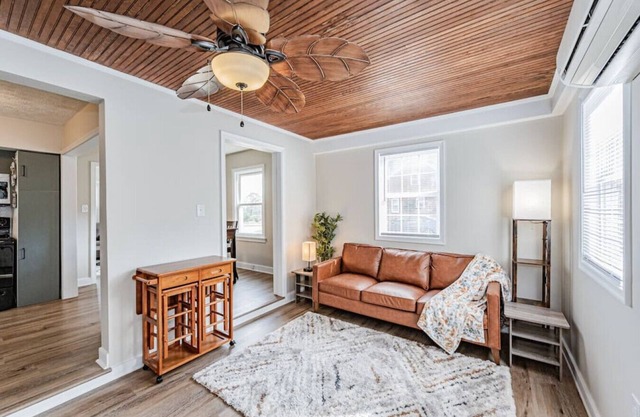 Ma's Cozy Cape: Your Tranquil Home Away from Home!