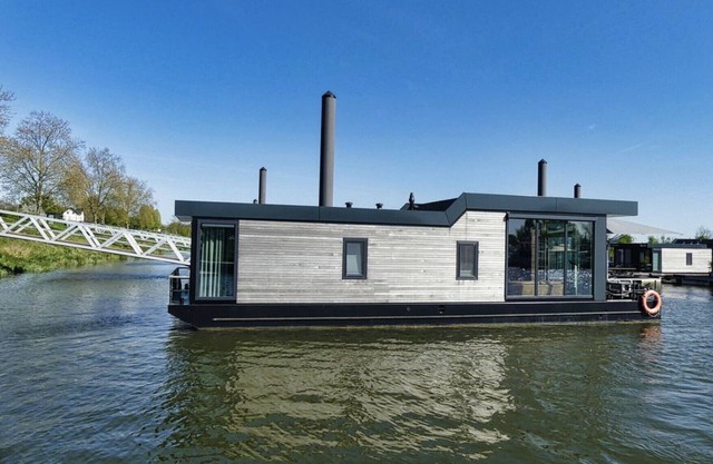 Maasterp - Woonboot 1