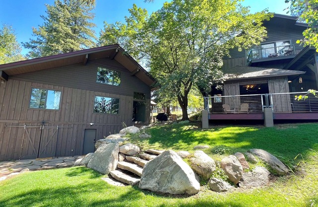 Mackinaw Manor - Lake views - Downtown - Hot tub - Game Room - Theatre